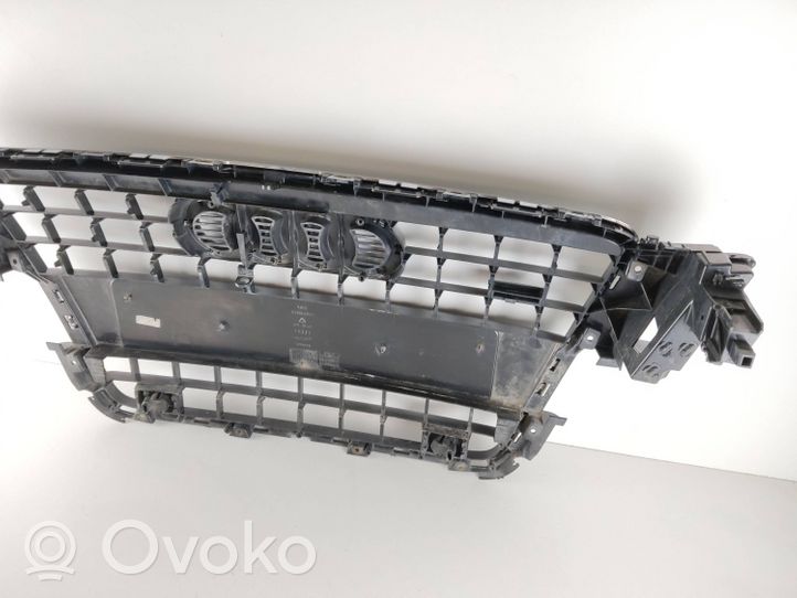 Audi A5 8T 8F Grille calandre supérieure de pare-chocs avant 8T0853651E