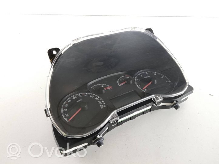 Opel Combo D Compteur de vitesse tableau de bord 51924305