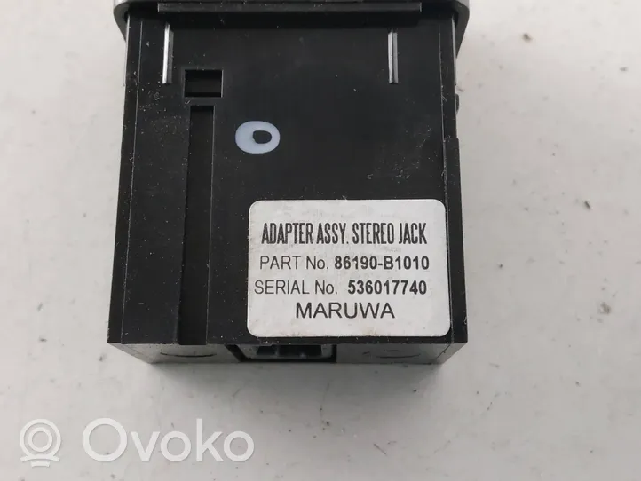 Subaru Justy Câble adaptateur AUX 86190B1010