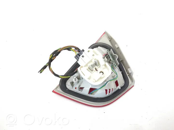 BMW 3 E90 E91 Lampy tylnej klapy bagażnika 4871733