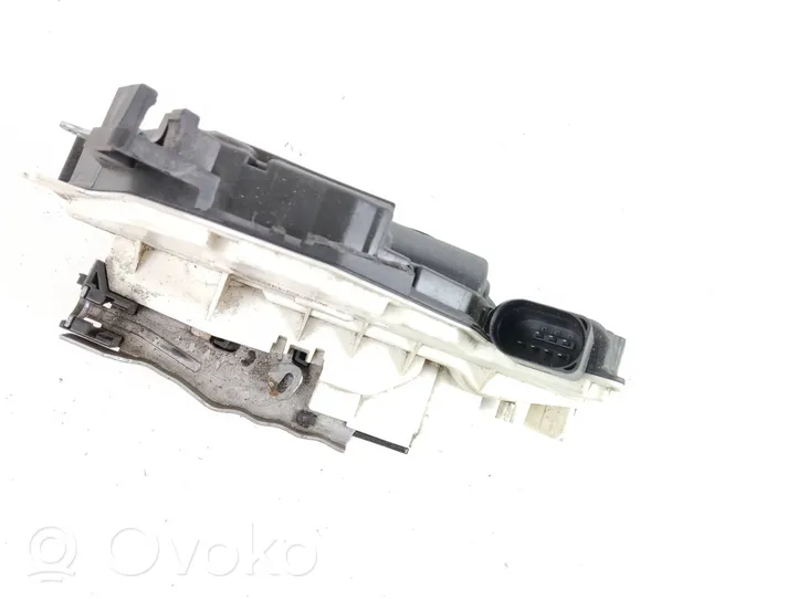 Volkswagen Tiguan Front door lock 5N1837015C