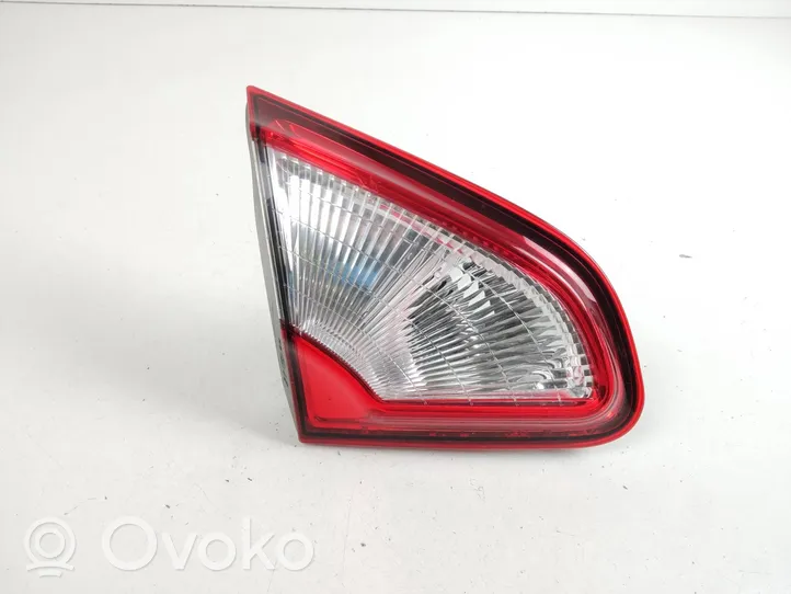 Nissan Qashqai+2 Lampy tylnej klapy bagażnika 89503189