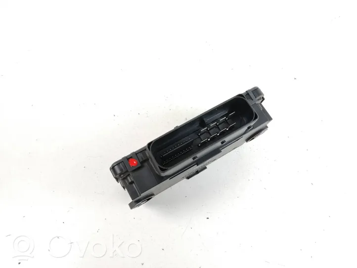 Volkswagen Touareg II Hand brake control module 7P0907801D