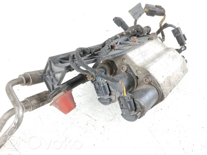 BMW 7 E65 E66 Active stabilizer control/valve assembly 6758704