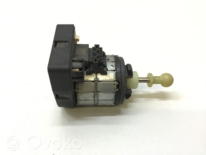 Mercedes-Benz E C207 W207 Motor de ajuste de nivel del faro delantero 6NM00971500