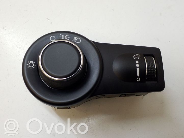 P68154353AB Jeep Cherokee Light switch, 18.00 € RRR