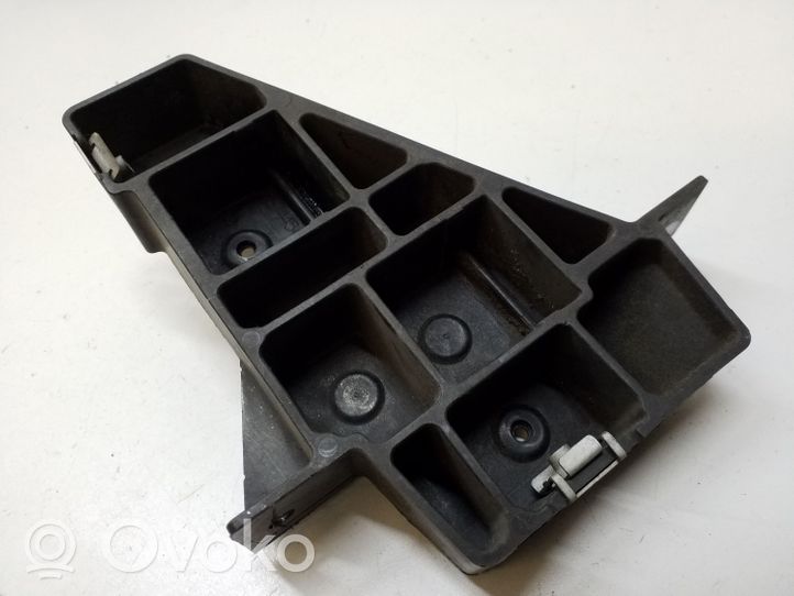 Jeep Cherokee Soporte de montaje del radiador 68144540AB