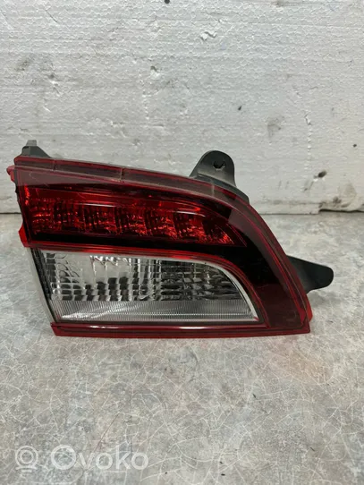 Subaru Outback (BS) Lampy tylnej klapy bagażnika 84912AL080