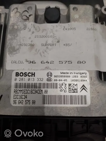 Peugeot 407 Komputer / Sterownik ECU silnika 0281013332