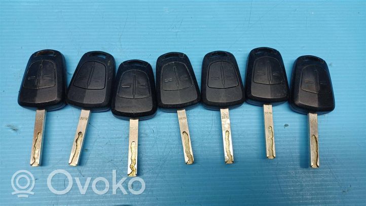 Opel Corsa D Ignition key/card 13188281