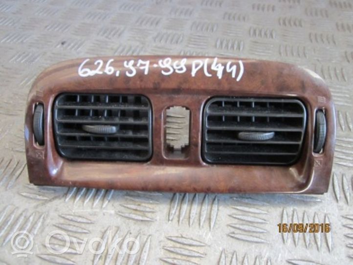 Mazda 626 Griglia di ventilazione centrale cruscotto 