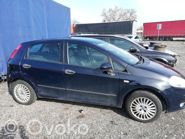 Crochet serrure superieur porte arriere droite Fiat 51766557 pour fiat doblo 1 2 I II de 2004 à Crochet serrure superieur porte arriere droite Fiat 51766557 pour fiat doblo 1 2 I II de 2004 à