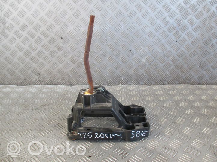 Toyota Avensis T250 Gear selector/shifter in gearbox 