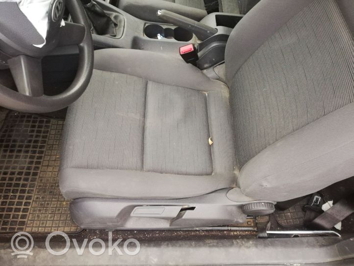 Volkswagen Golf V Fotele / Kanapa / Komplet 