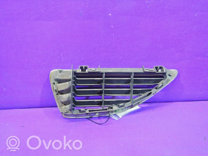 Renault Megane I Grille calandre supérieure de pare-chocs avant 7700428964