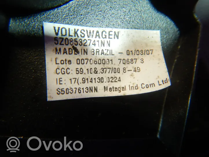 Volkswagen Fox Etuhinaussilmukan suojakansi 5Z0853274