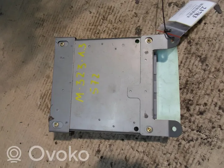 Mazda 323 F Komputer / Sterownik ECU silnika b3s818881