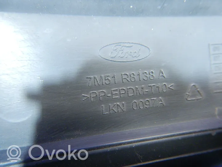 Ford C-MAX I Grotelės viršutinės 7M51R8138A