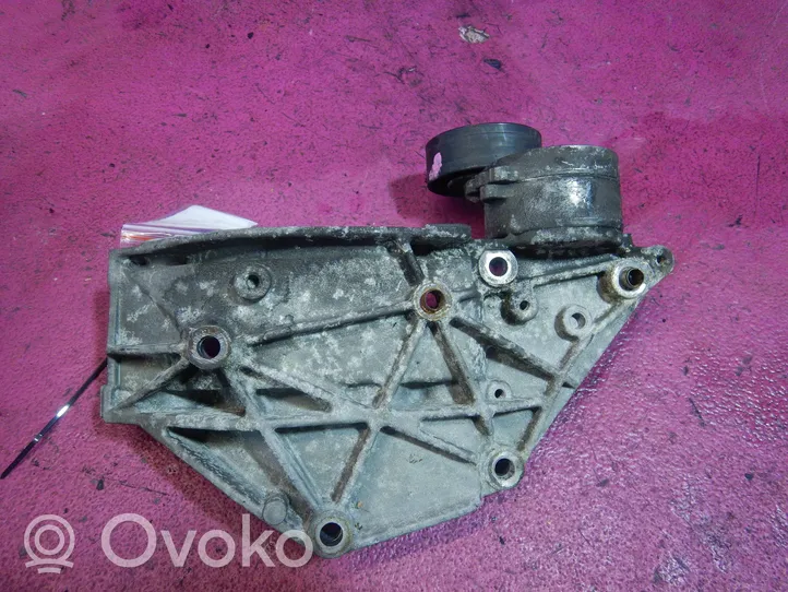 Ford Focus C-MAX Mocowanie alternatora 9682367380