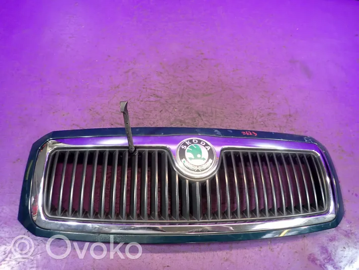 Skoda Fabia Mk1 (6Y) Maskownica / Grill / Atrapa górna chłodnicy 6Y0853668B