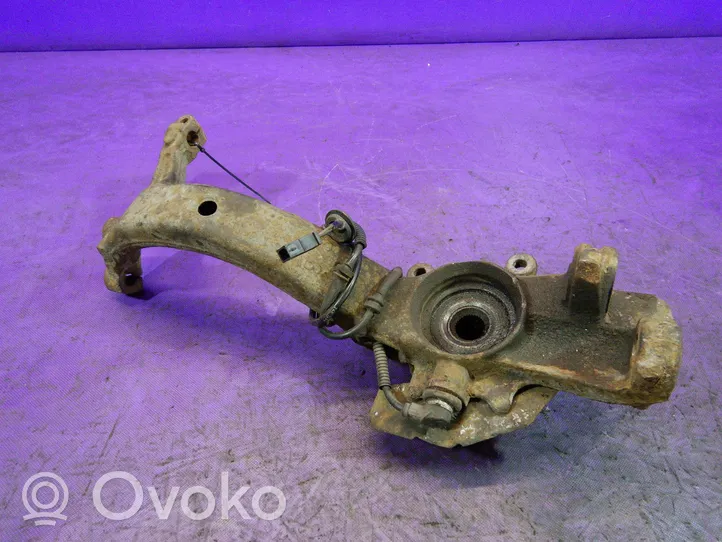 Audi A4 S4 B5 8D Fuso a snodo con mozzo ruota anteriore 8D0407258M