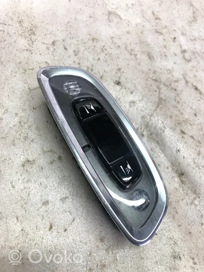 Volvo S90, V90 Luz del asiento trasero 31694120