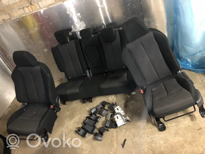 Mitsubishi Eclipse Cross Set sedili 