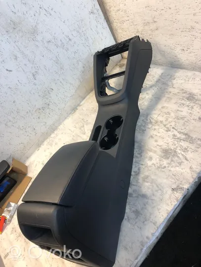 Volkswagen Jetta VI Center console 5q7863243c