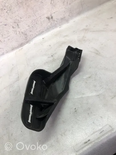 Peugeot 2008 II Supporto di montaggio del parafango 9825559980