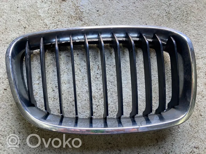 BMW 1 F20 F21 Maskownica / Grill / Atrapa górna chłodnicy RAMKA