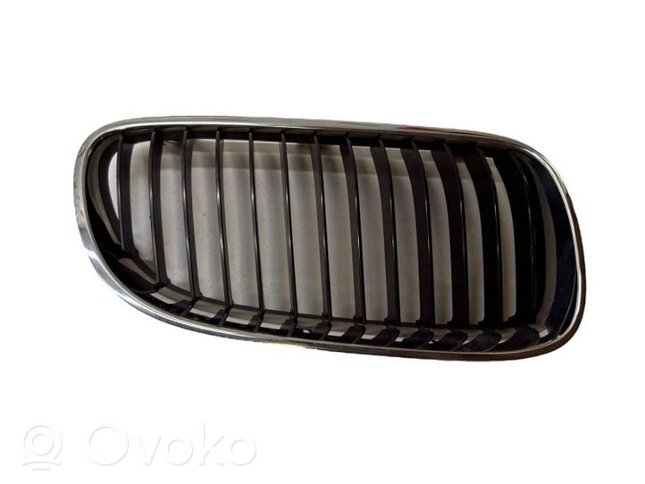 BMW 3 E92 E93 Front bumper upper radiator grill 7254967