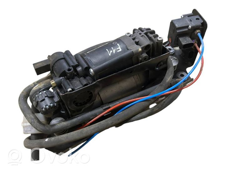 BMW 5 F10 F11 Ilmajousituksen kompressoripumppu 6794465