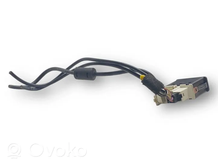 BMW 5 F10 F11 Enchufe conector entrada auxiliar 9189177