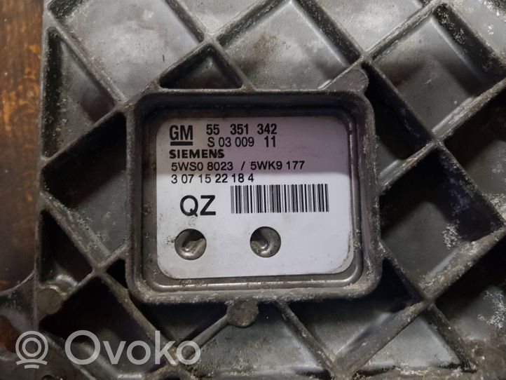 Opel Vectra C Dzinēja vadības bloks S0300911