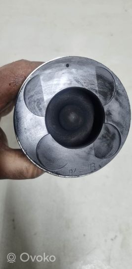 Nissan Navara D22 Piston avec bielle AD2402