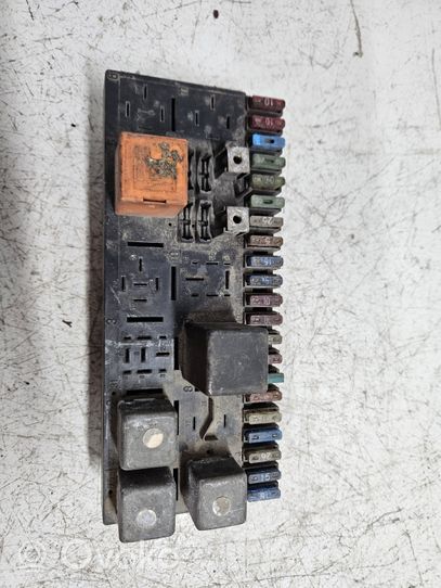 Audi 80 90 B3 Fuse module 443941822