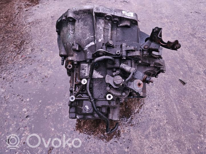 Nissan Primera Mechaninė 6 pavarų dėžė 8200210599