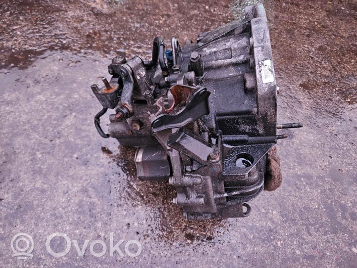 Nissan Primera Mechaninė 6 pavarų dėžė 8200210599