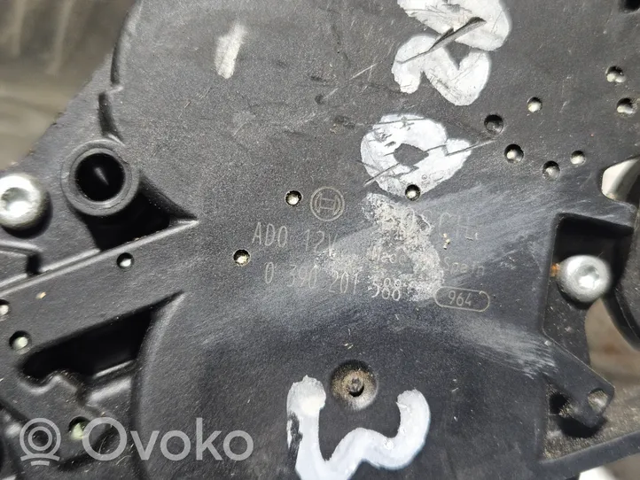 Mazda 3 I Moteur d'essuie-glace arrière 0390201588