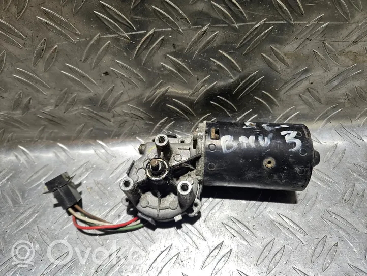 BMW 3 E30 Moteur d'essuie-glace 0390241086