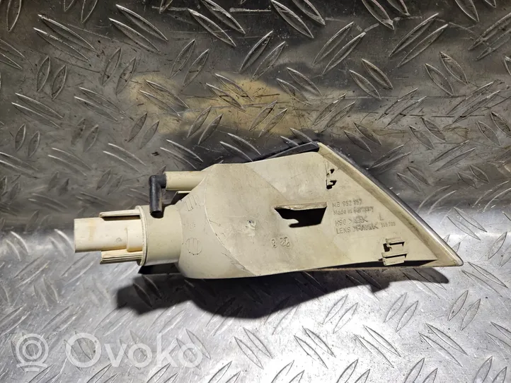 Mitsubishi Carisma Indicatore di direzione anteriore 952157