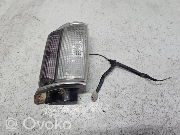 Toyota 4 Runner N180 Indicatore di direzione anteriore 7R018313