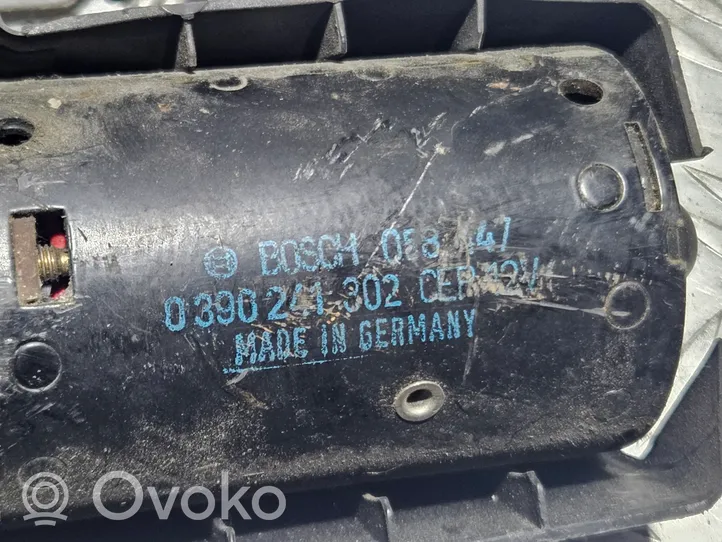 Mercedes-Benz 190 W201 Mechanizm i silniczek wycieraczek szyby przedniej / czołowej 0390241302CEP