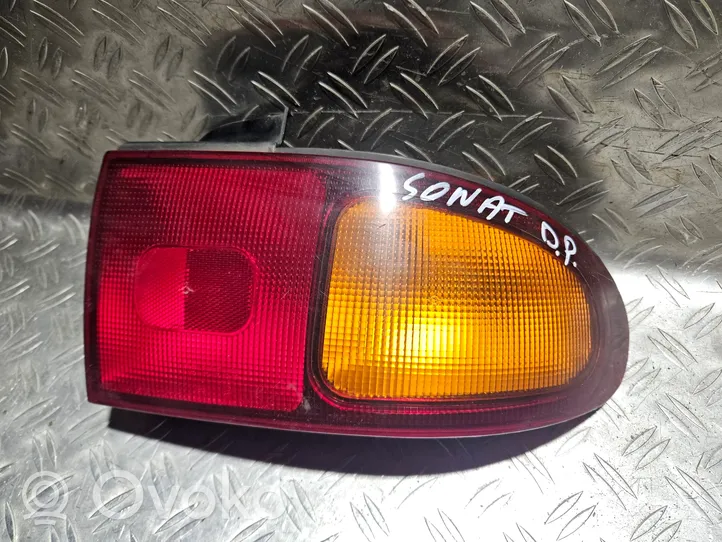 Hyundai Sonata Luz trasera/de freno 92402340