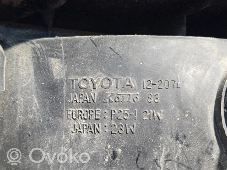 Toyota Corolla E80 Luz trasera/de freno 12207L