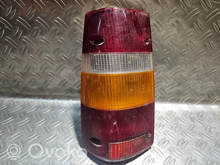 Opel Frontera A Lampa tylna 6R01823