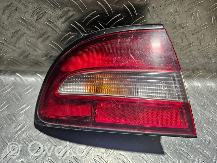 Mitsubishi Galant Luz trasera/de freno 0431593L