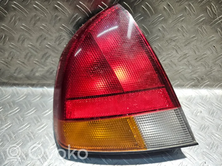 Mitsubishi Carisma Lampa tylna 29210102