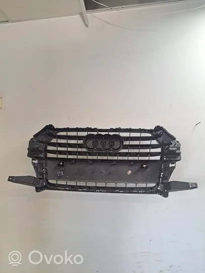 Audi Q3 8U Front bumper upper radiator grill 8U0853653M