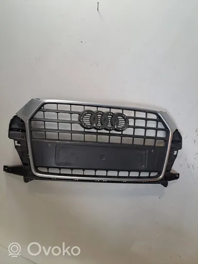 Audi Q3 8U Front bumper upper radiator grill 8U0853653M